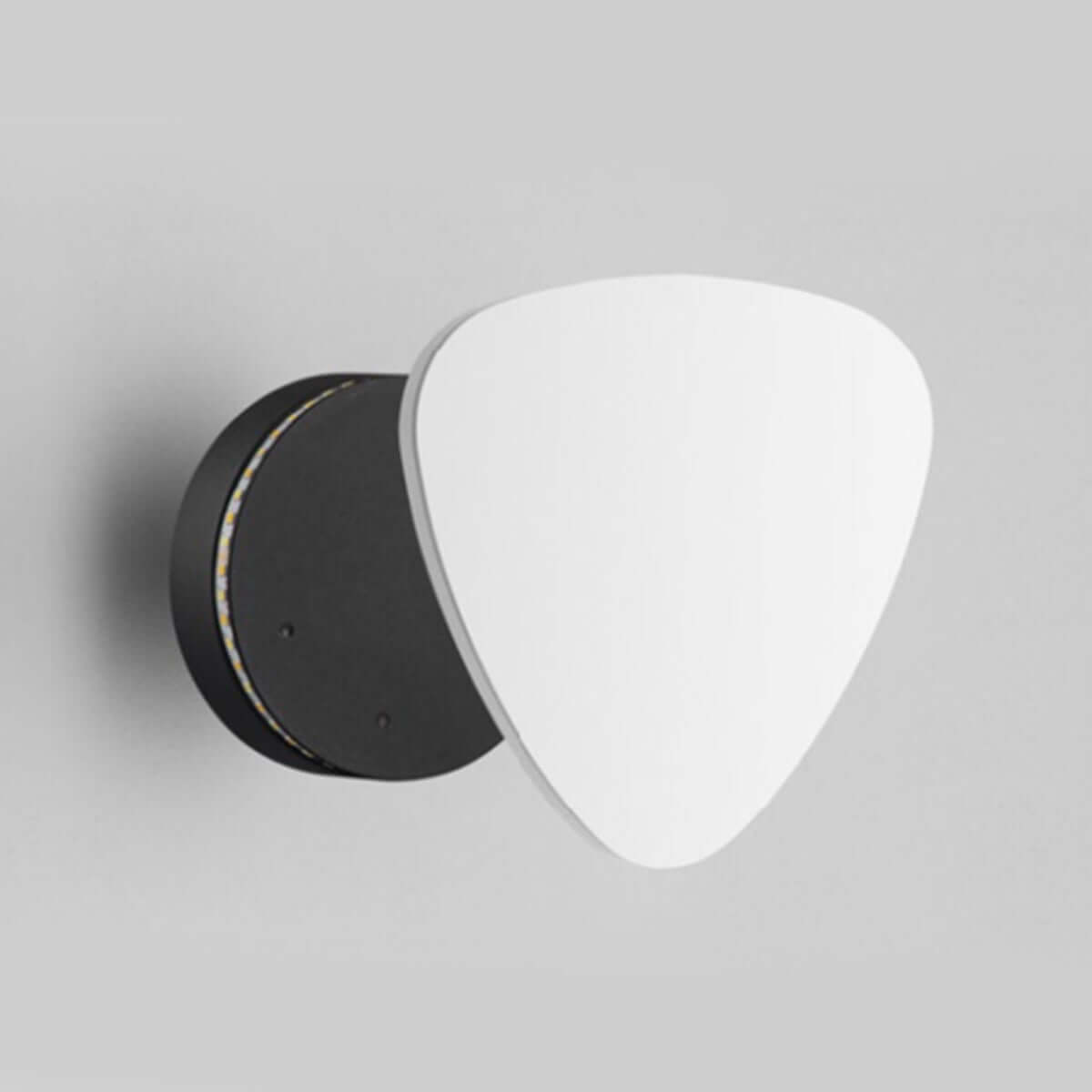 Plak Triangular Magnetic Wall Light