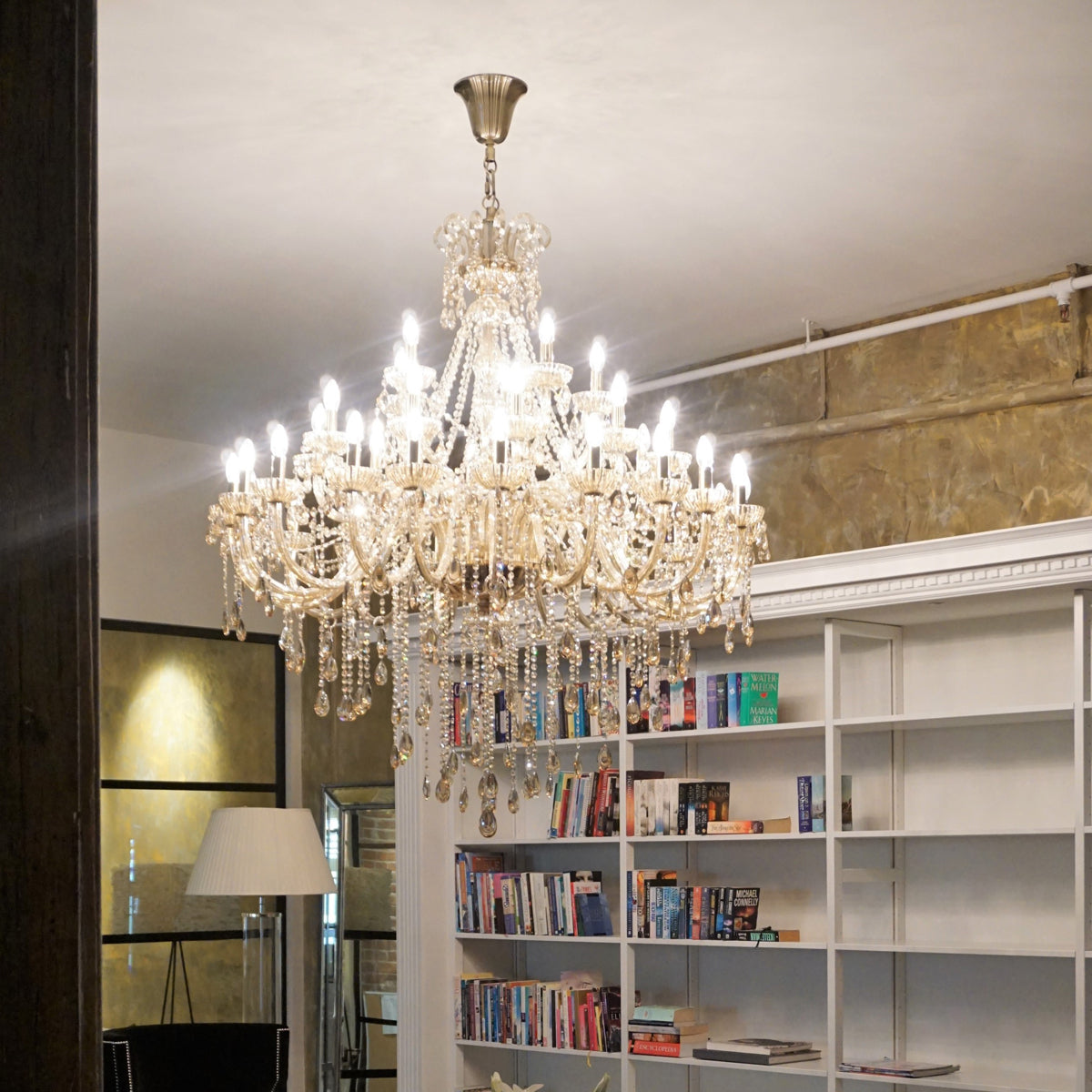 Hera 35 Light Chandelier