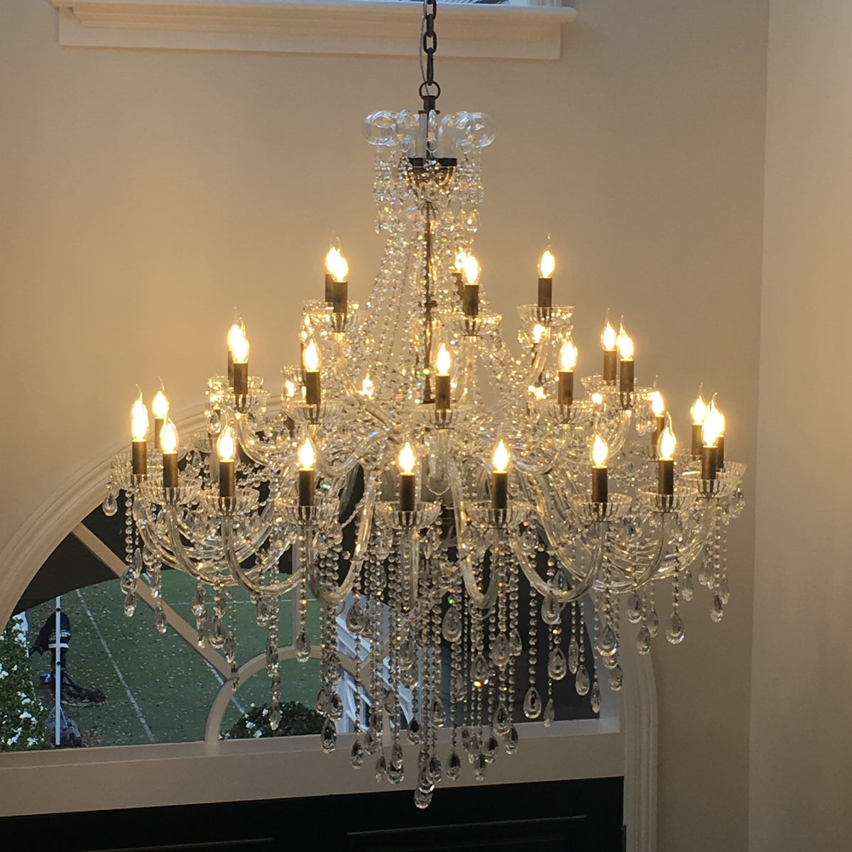 Hera 35 Light Chandelier