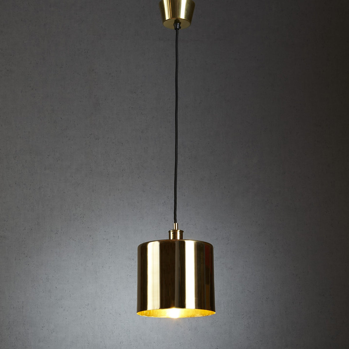 Derry Pendant