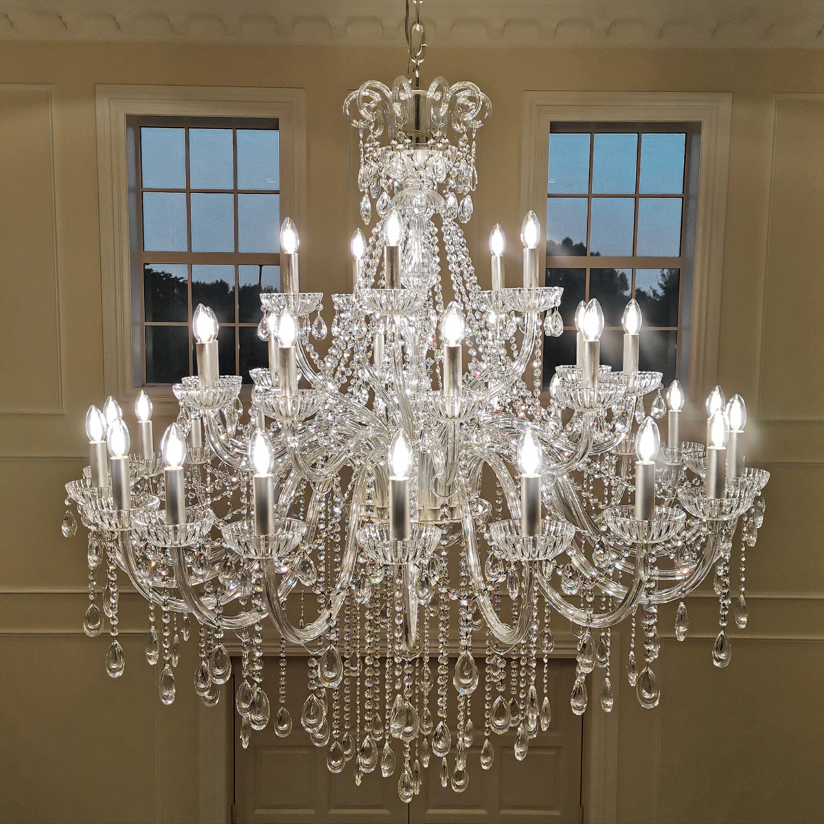Hera 35 Light Chandelier