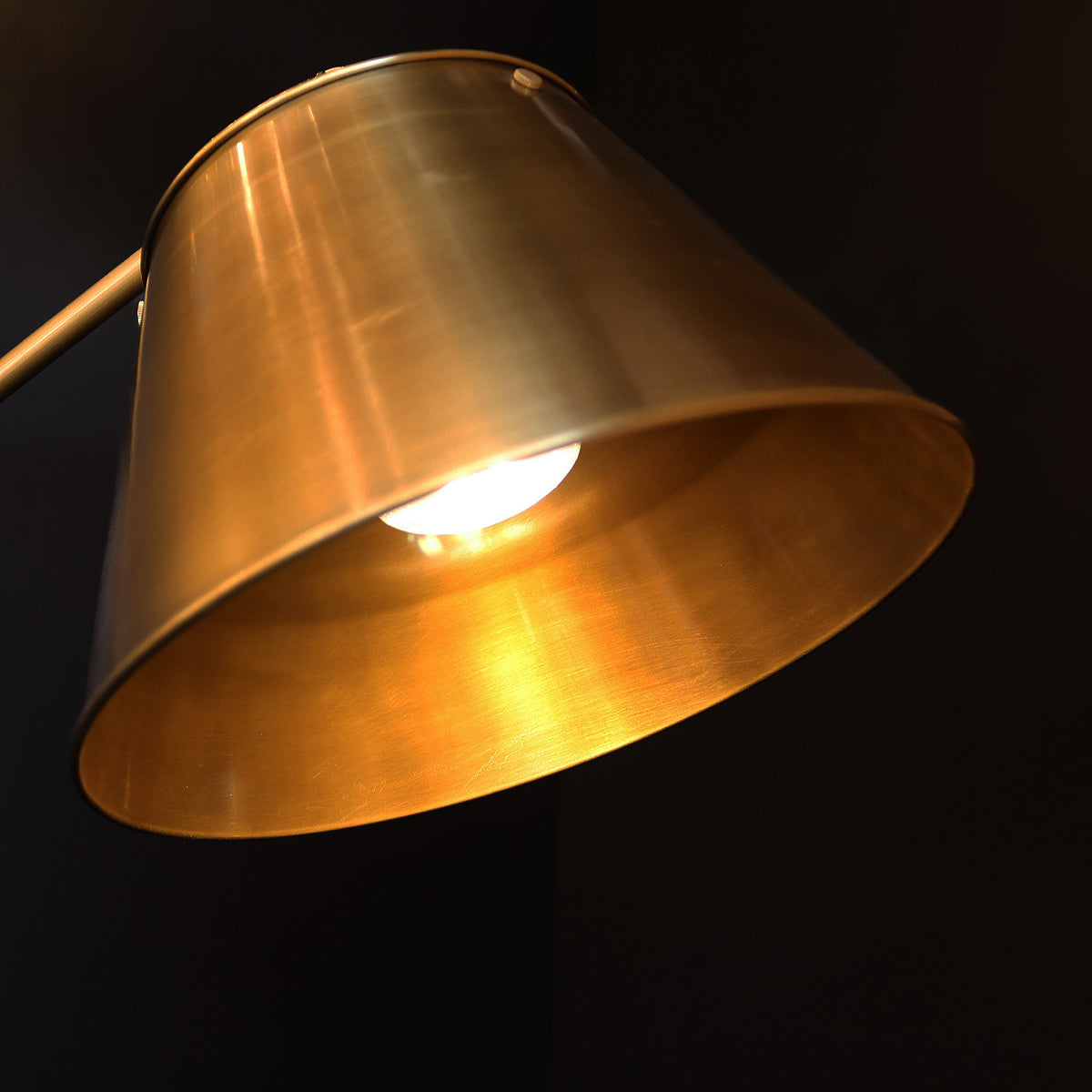 Golda Floor Lamp